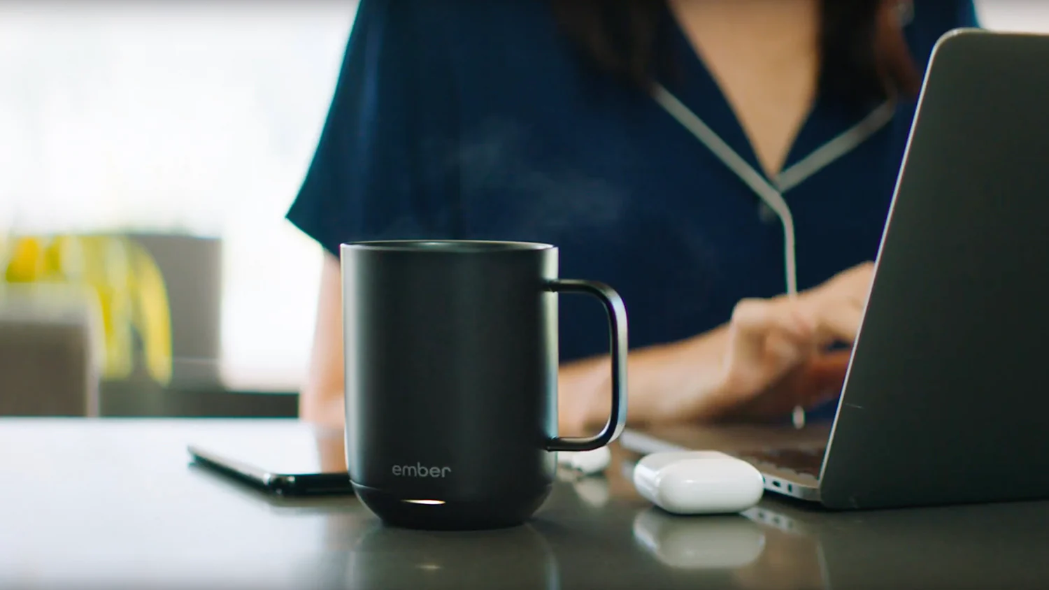 La tasse Ember promet une autonomie de 80 minutes de chauffe sans interruptions.