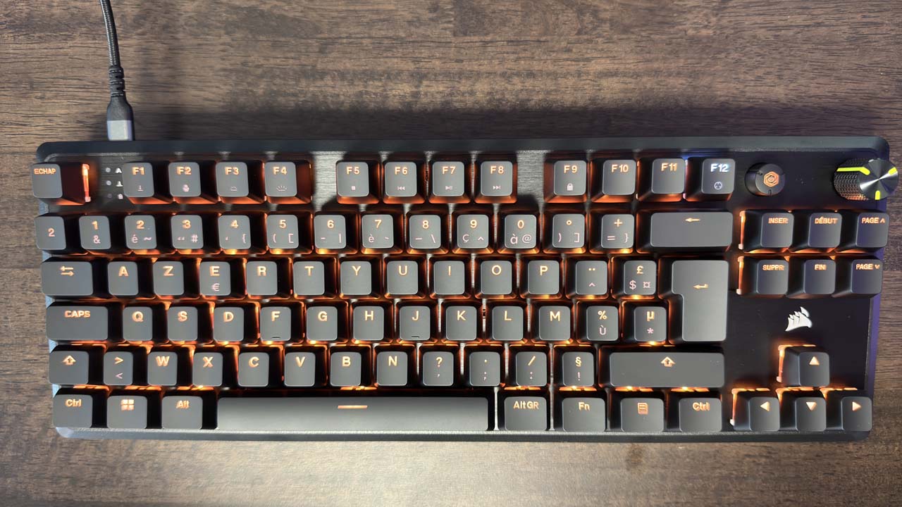 Vue du dessus du clavier avec son effet RGB