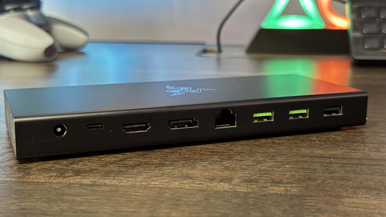 Connectique arrière du Razer USB 4 Dock